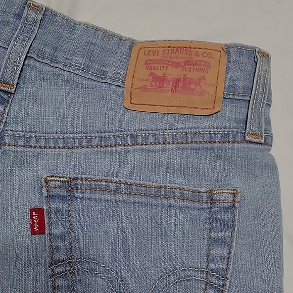 Levi's 518 Superlow denim/jean blue shorts +size 3 - Picture 3 of 4